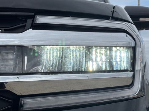 Used 2024 Ford Expedition Limited image 10