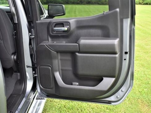 Used 2021 Chevrolet Silverado 1500 LT AWD/4WD image 12