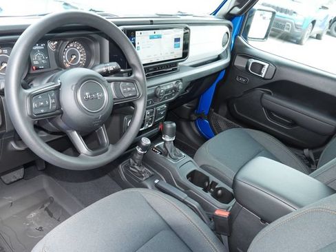 New 2026 Jeep Gladiator Sport AWD/4WD image 14
