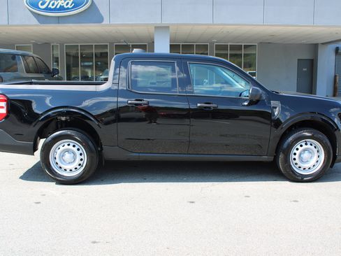 New 2025 Ford Maverick XL image 2