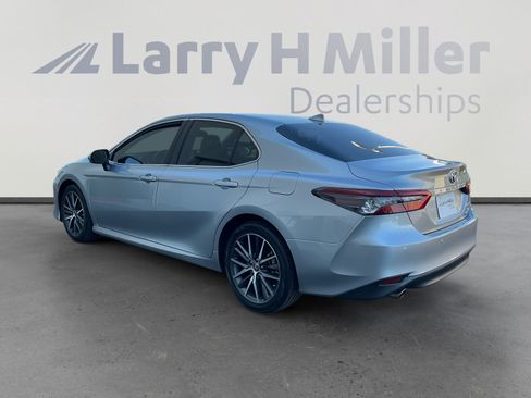 Certified 2021 Toyota Camry XLE w/ Navigation Upgrade Package FWD image 3