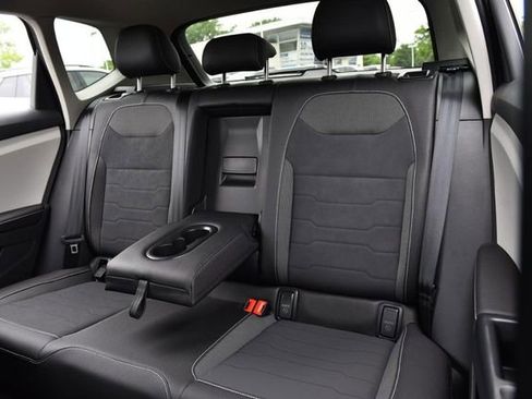 New 2026 Volkswagen Taos SE FWD image 21