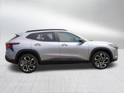 New 2026 Chevrolet Trax RS w/ Sunroof Package FWD image 6