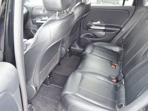 Used 2022 Mercedes-Benz GLA 250 4MATIC image 9