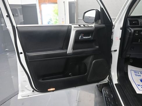 Used 2024 Toyota 4Runner SR5 image 10