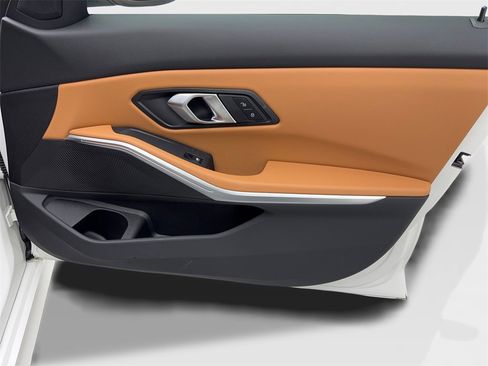 Used 2025 BMW 330i xDrive Sedan w/ Premium Package image 48