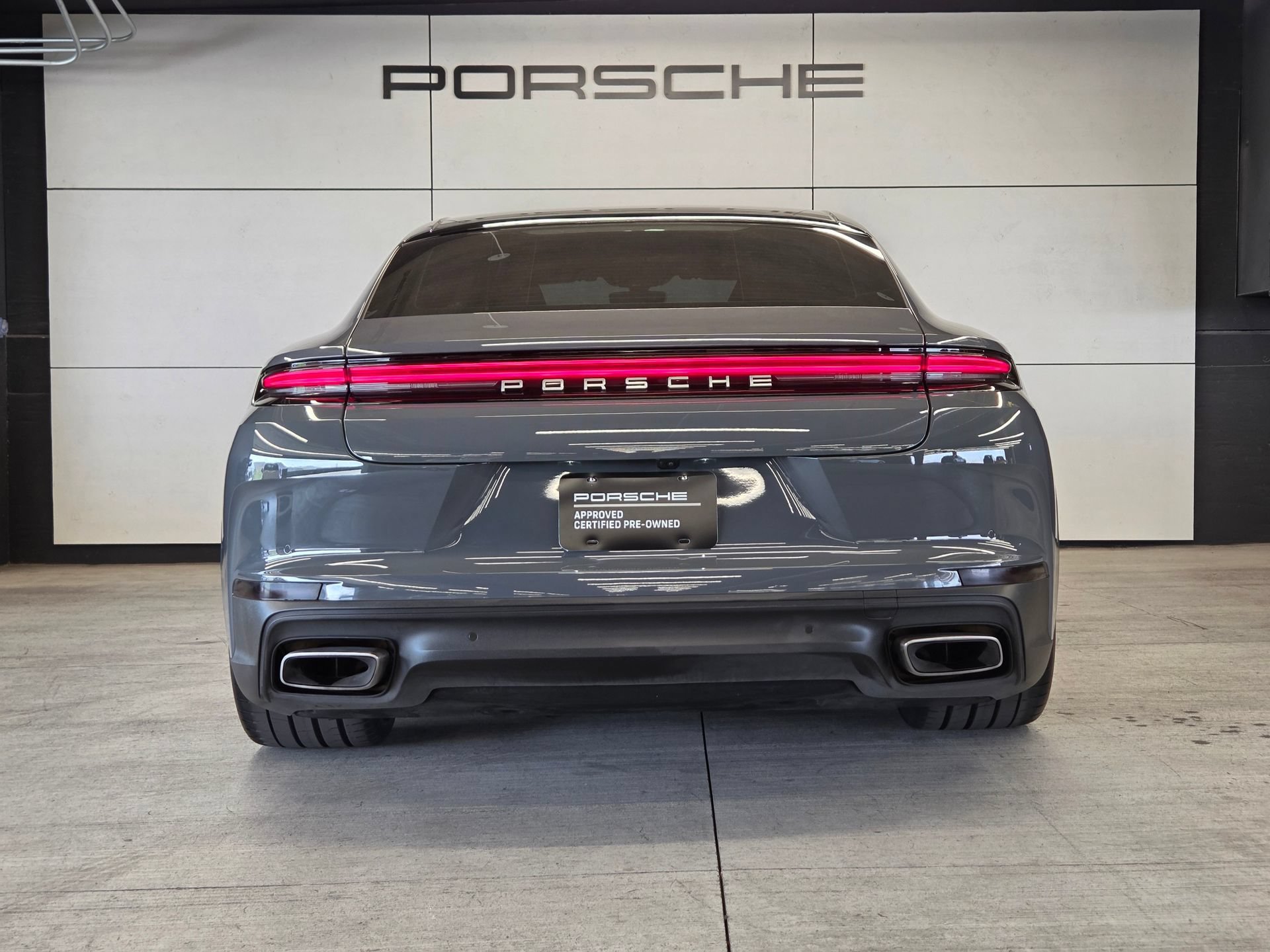 Certified 2025 Porsche Panamera image 7
