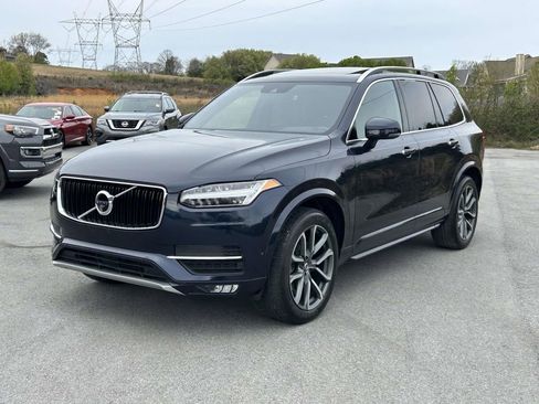Used 2017 Volvo XC90 T6 Momentum w/ Vision Package image 7