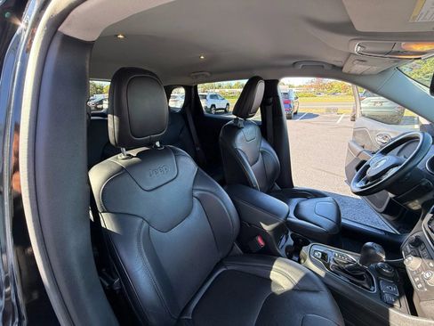 Used 2019 Jeep Cherokee Limited AWD/4WD image 47