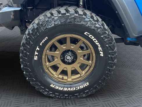 Used 2022 Jeep Wrangler Sport AWD/4WD image 32