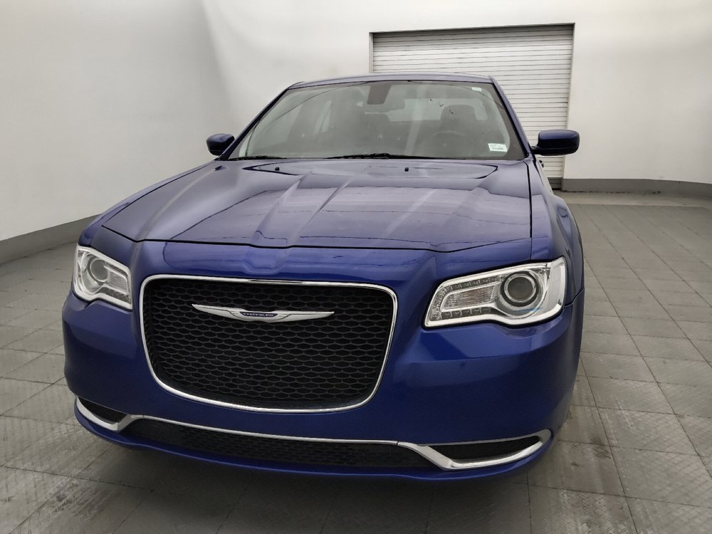 Used 2021 Chrysler 300 Touring RWD image 15