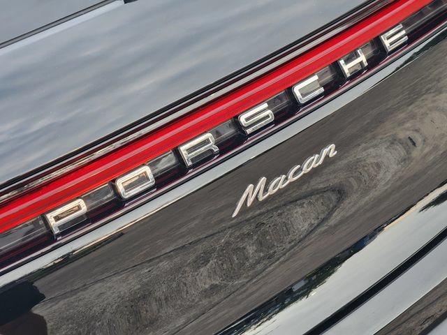 Used 2025 Porsche Macan AWD/4WD image 12