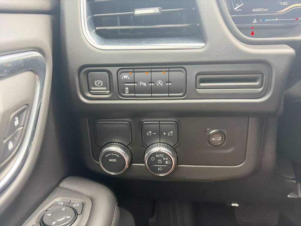 Used 2023 GMC Yukon XL SLE w/ Gmc Pro Safety Plus Package RWD image 21