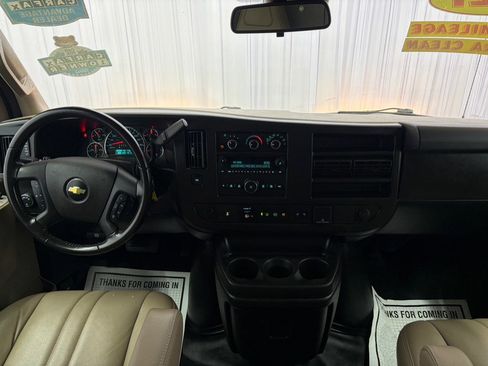 Used 2021 Chevrolet Express 3500 w/ Driver Convenience Package RWD image 10