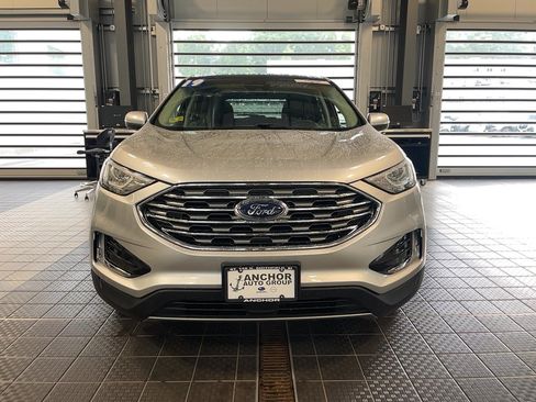 Used 2019 Ford Edge SEL w/ Equipment Group 201A AWD/4WD image 2