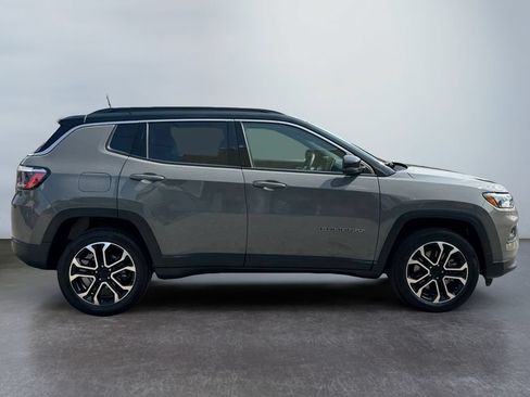 Used 2023 Jeep Compass Limited AWD/4WD image 4