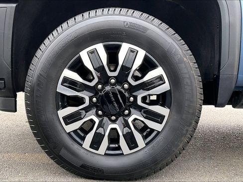 Used 2024 GMC Sierra 3500 Denali Ultimate image 36