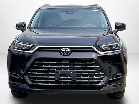 Used 2025 Toyota Grand Highlander AWD image 3