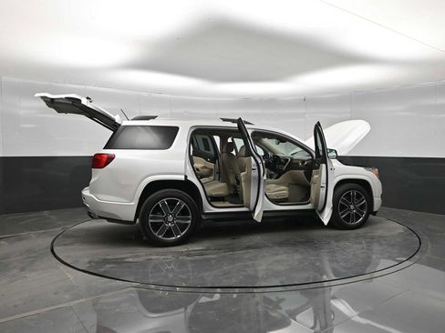 Used 2019 GMC Acadia Denali w/ Technology Package AWD/4WD image 34