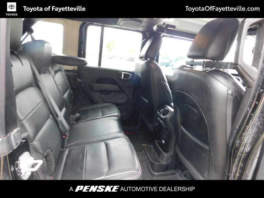 Used 2019 Jeep Wrangler Unlimited Sahara AWD/4WD image 3