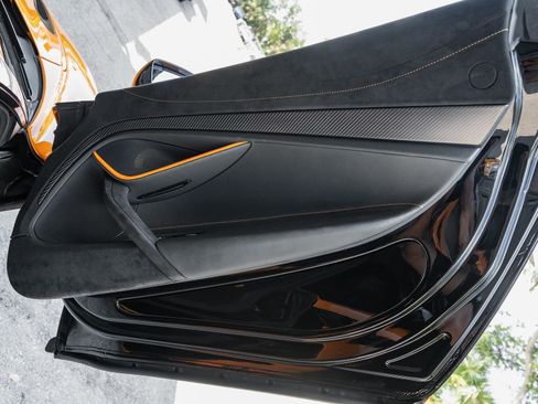 Used 2022 McLaren 720S Performance RWD image 44