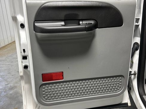 Used 2005 Ford F250 XLT image 23