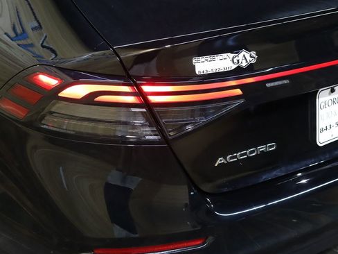 Used 2025 Honda Accord SE image 15