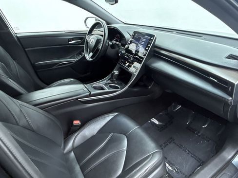 Used 2021 Toyota Avalon XLE image 16