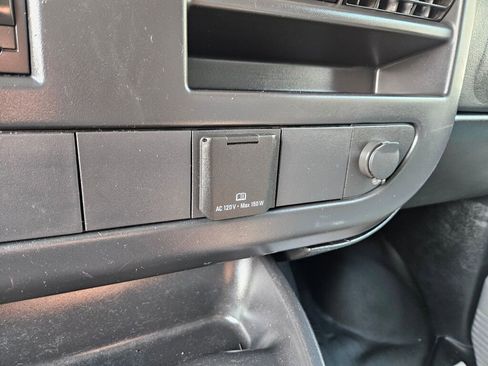 Used 2016 Chevrolet Express 2500 image 8