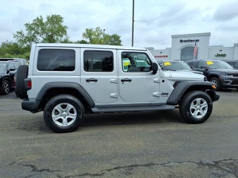 Used 2022 Jeep Wrangler Unlimited Sport w/ Sun And Sound Package AWD/4WD image 6