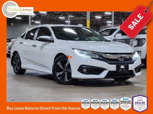 Used 2018 Honda Civic Touring image 1