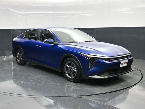 Used 2025 Kia K4 FWD image 1
