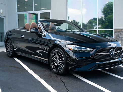 Used 2024 Mercedes-Benz CLE 300 4MATIC Cabriolet image 8