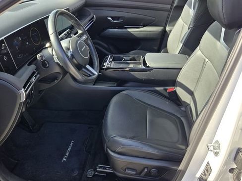 Used 2025 Hyundai Tucson Limited image 10