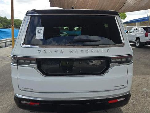 Used 2023 Jeep Grand Wagoneer Series II AWD/4WD image 5