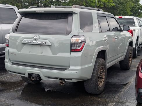 Used 2022 Toyota 4Runner TRD Sport w/ Technology Package RWD image 2