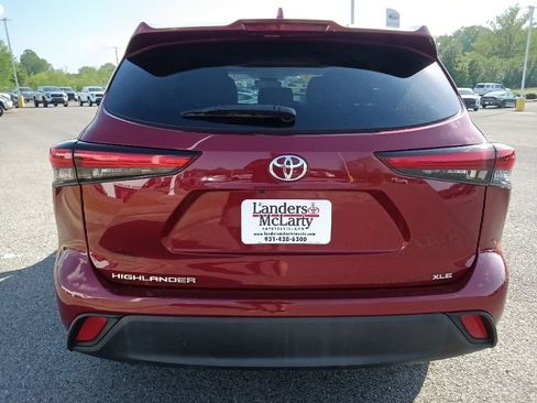 Used 2023 Toyota Highlander XLE FWD image 4