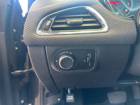 Used 2017 Chevrolet Cruze LT image 20