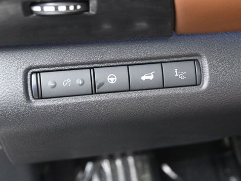 New 2026 Nissan Pathfinder Platinum image 14