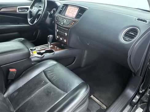 Used 2018 Nissan Pathfinder Platinum image 16