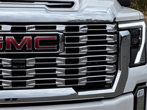 Used 2025 GMC Sierra 3500 Denali image 54
