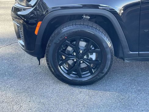New 2026 Jeep Grand Cherokee Altitude AWD/4WD image 10