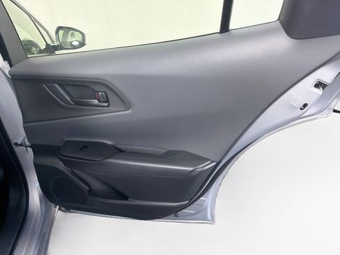 Used 2025 Toyota Prius FWD image 30