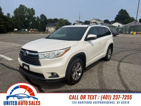 Used 2015 Toyota Highlander XLE AWD/4WD image 1