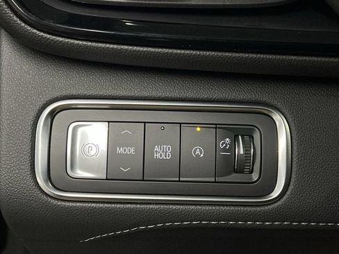 Certified 2025 Buick Enclave Avenir w/ Super Cruise Package FWD image 18