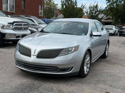 Used 2013 Lincoln MKS image 3
