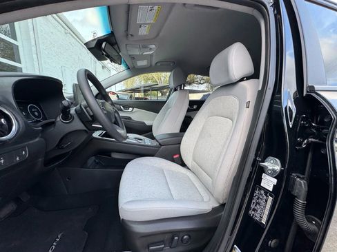 Used 2023 Hyundai Kona SE w/ Cargo Package FWD image 9