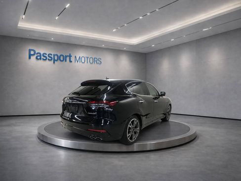 Used 2023 Maserati Levante GT AWD/4WD image 4
