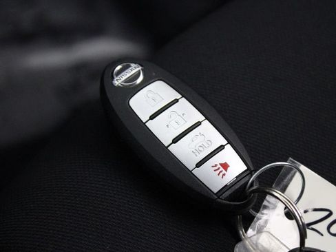 Certified 2023 Nissan Sentra SV FWD image 28