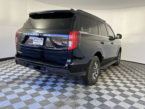 Used 2025 Ford Expedition Active image 5